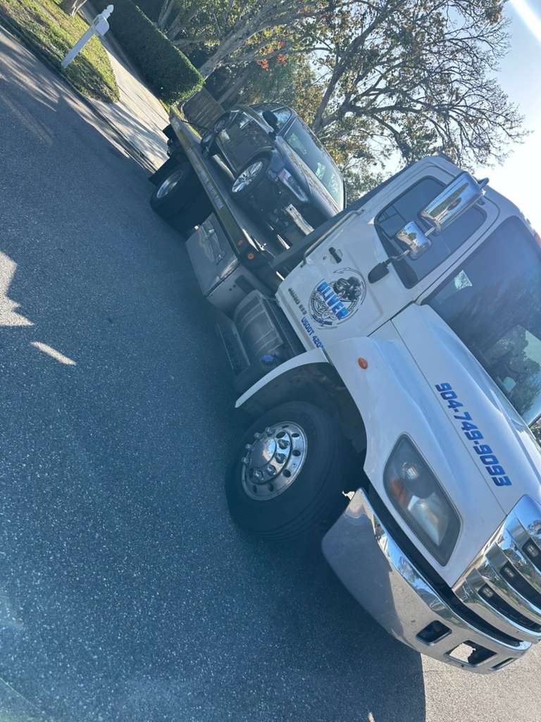 Oliver Towing job photo 4